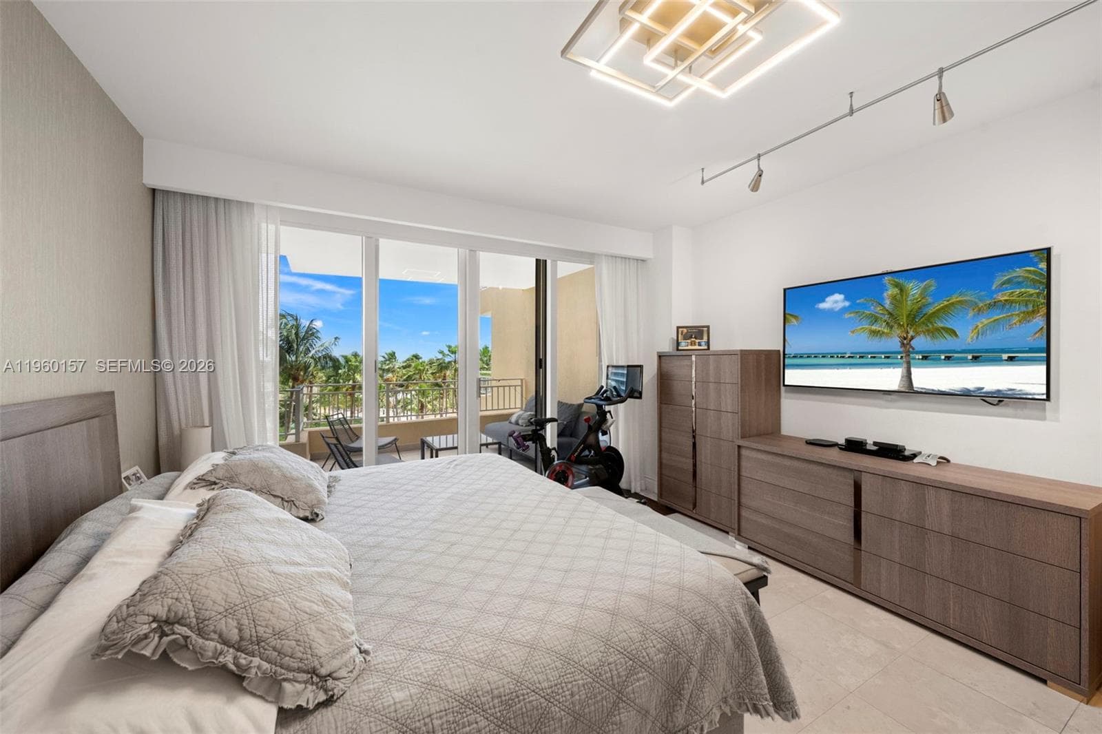 799 Crandon Blvd # 605, Key Biscayne FL 33149 — 25