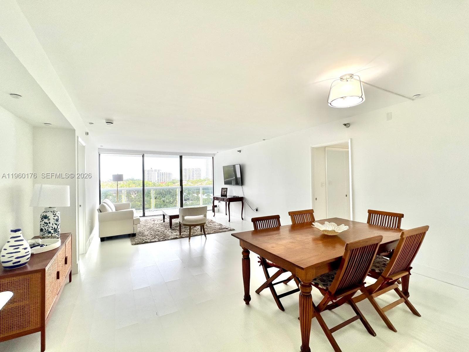 20515 E Country Club Dr # 649, Aventura FL 33180 — 2