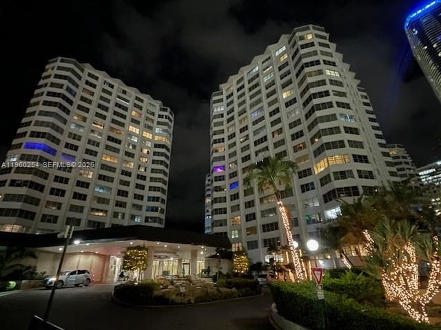 999 Brickell Bay Drive # 1202, Miami FL 33131 — 2