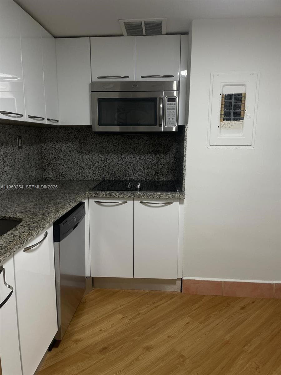 999 Brickell Bay Drive # 1202, Miami FL 33131 — 18