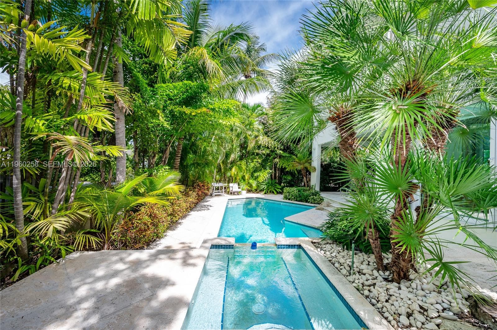 650 Curtiswood Dr, Key Biscayne FL 33149 — 40