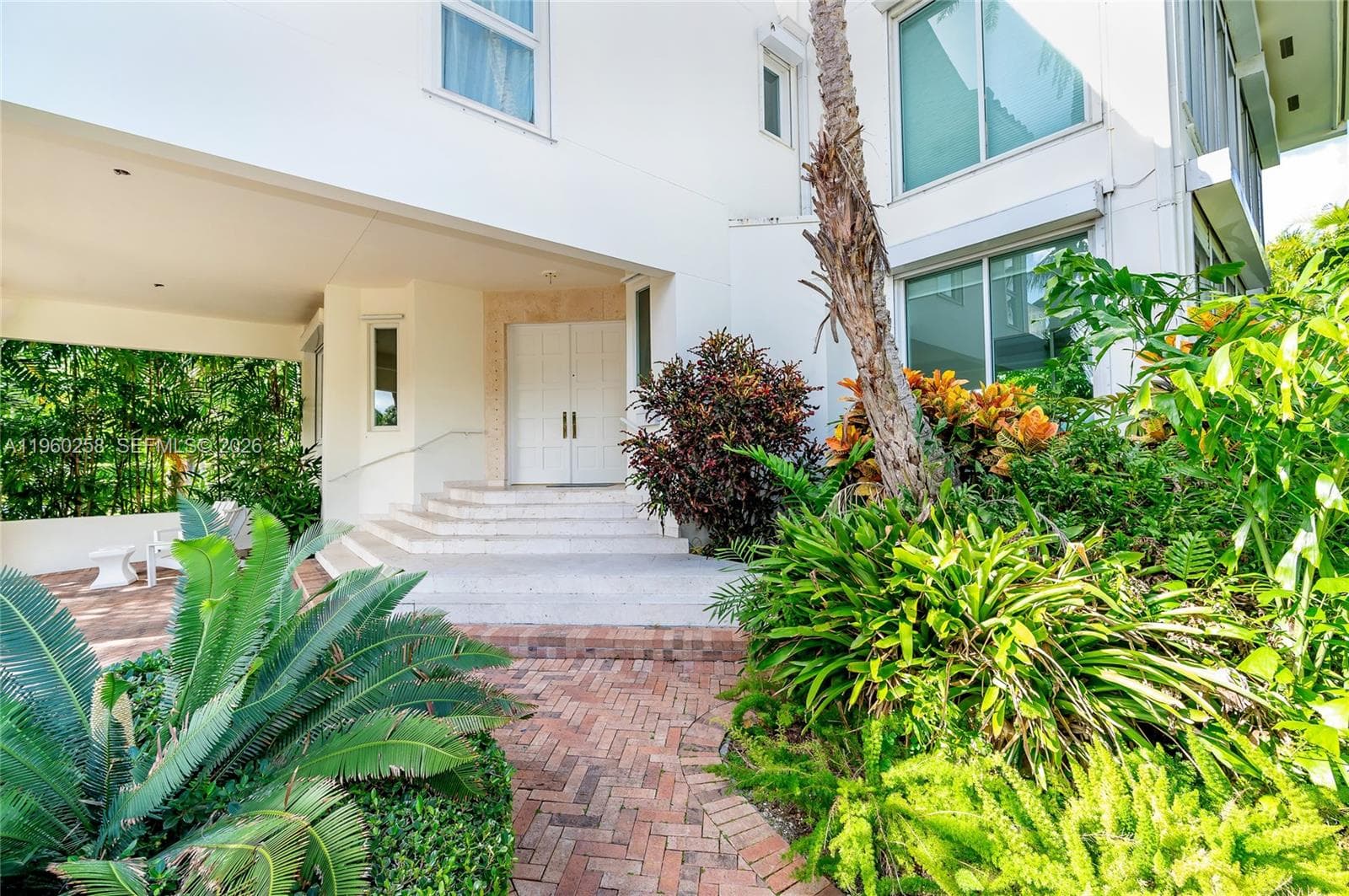 650 Curtiswood Dr, Key Biscayne FL 33149 — 35