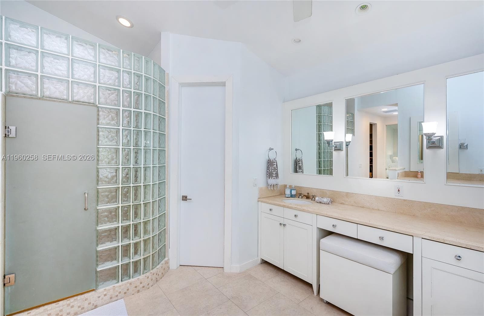650 Curtiswood Dr, Key Biscayne FL 33149 — 25