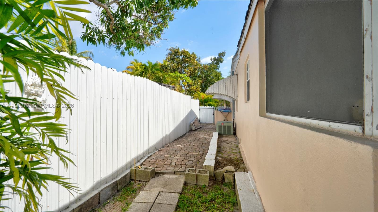 15700 NE 15th Pl, North Miami Beach FL 33162 — 23