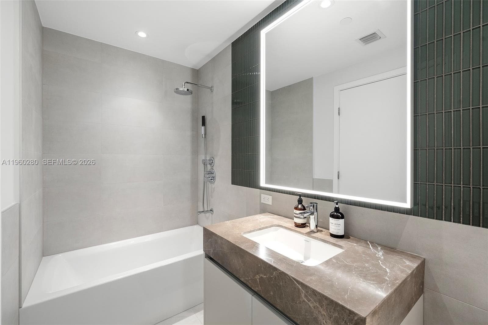 500 Alton # 2203, Miami Beach FL 33139 — 27