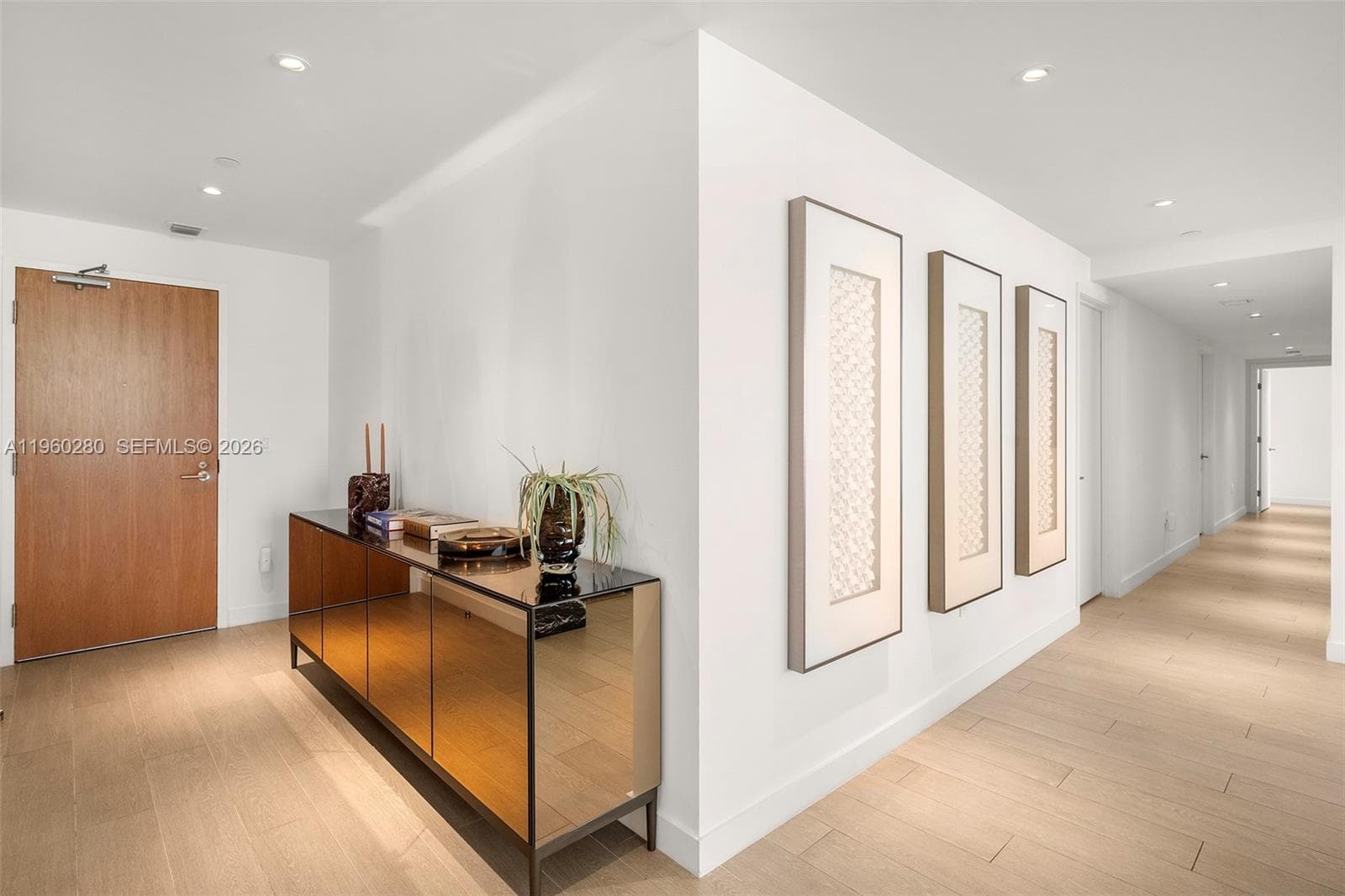 500 Alton # 2203, Miami Beach FL 33139 — 22
