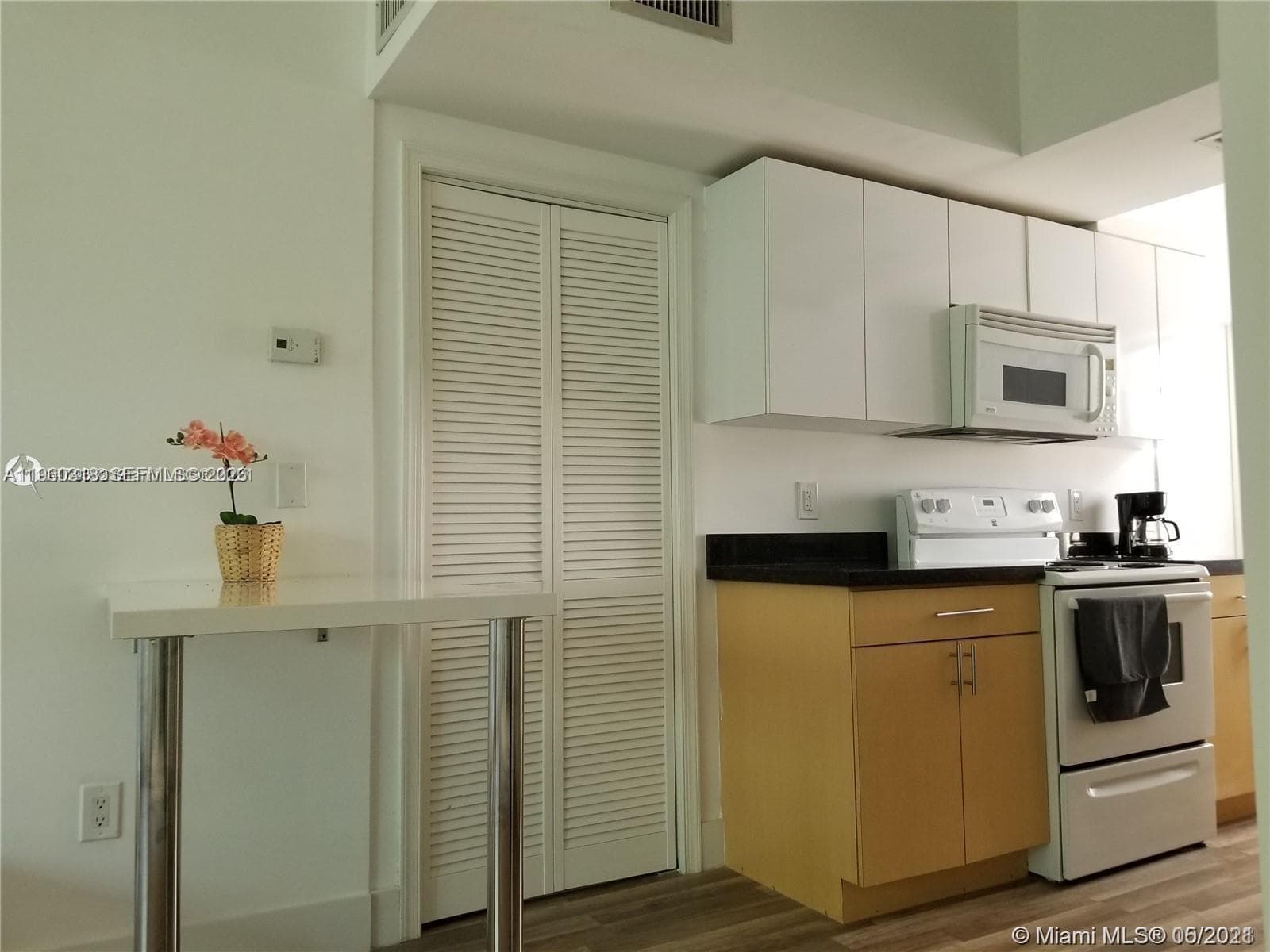 1045 Meridian Ave # 4, Miami Beach FL 33139 — 2