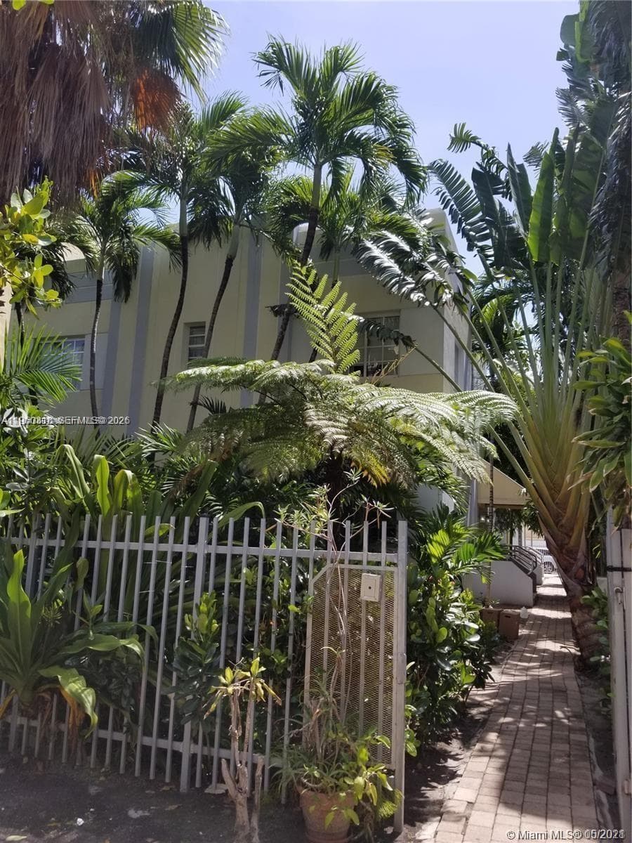 1045 Meridian Ave # 4, Miami Beach FL 33139 — 5