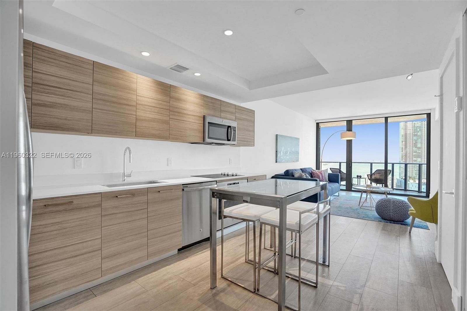 121 NE 34th St # 2305, Miami FL 33137 — 12