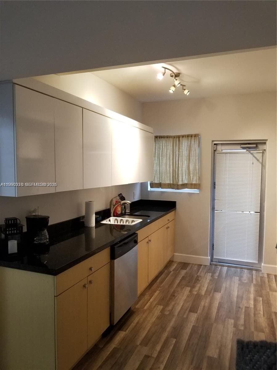 1045 Meridian Ave # 5, Miami Beach FL 33139 — 3
