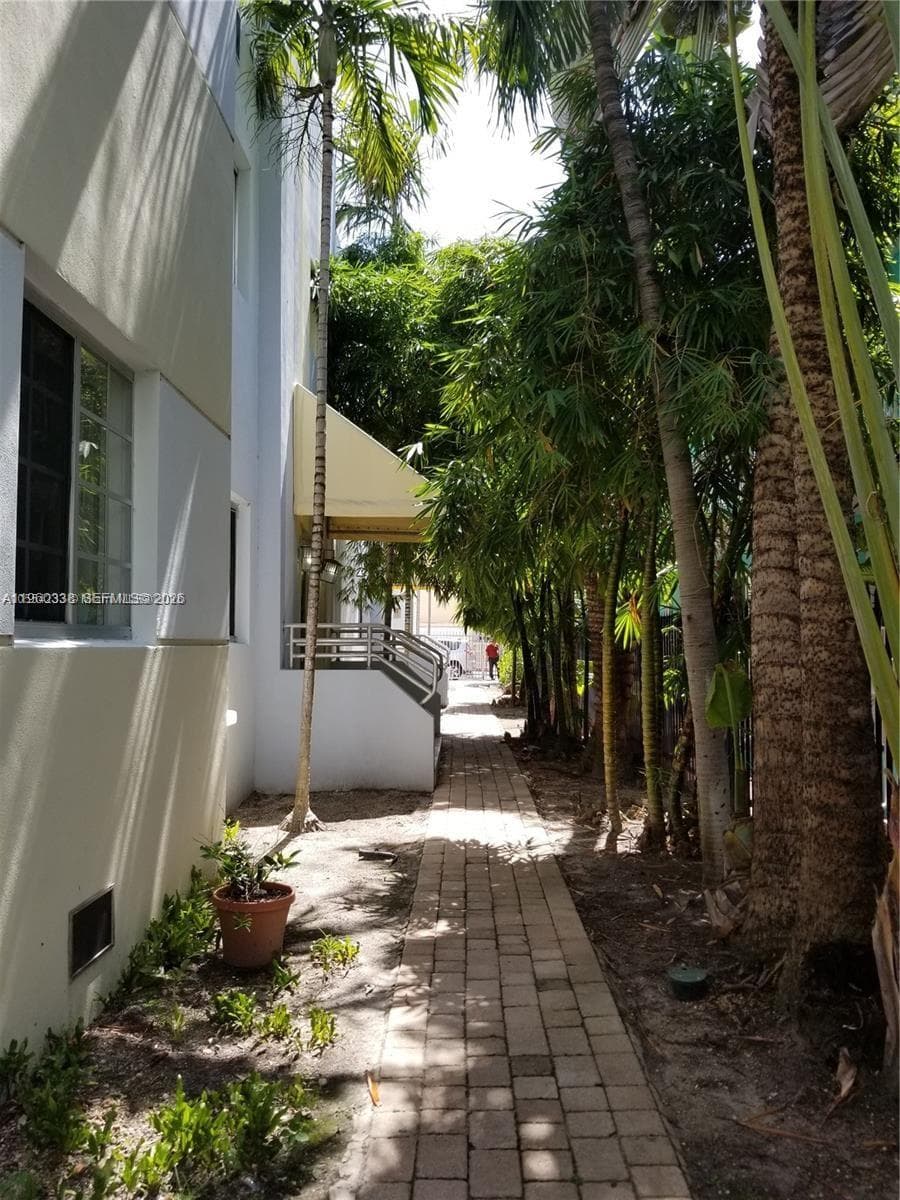 1045 Meridian Ave # 5, Miami Beach FL 33139 — 5