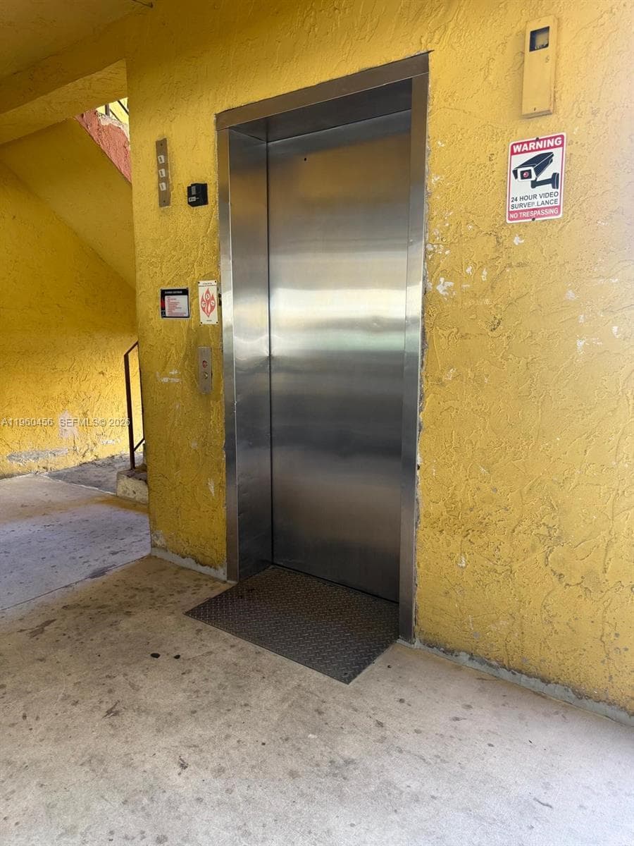 1555 W 44th Pl # 305, Hialeah FL 33012 — 16
