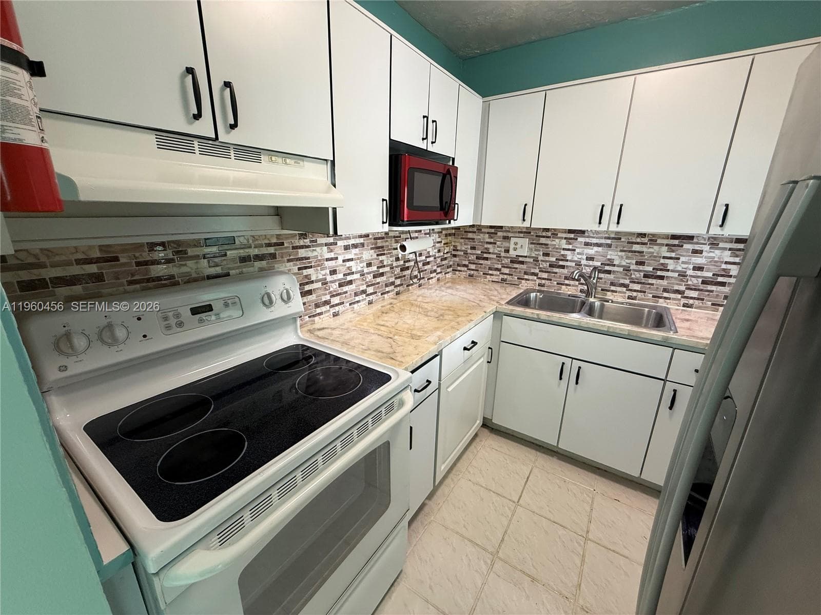 1555 W 44th Pl # 305, Hialeah FL 33012 — 7