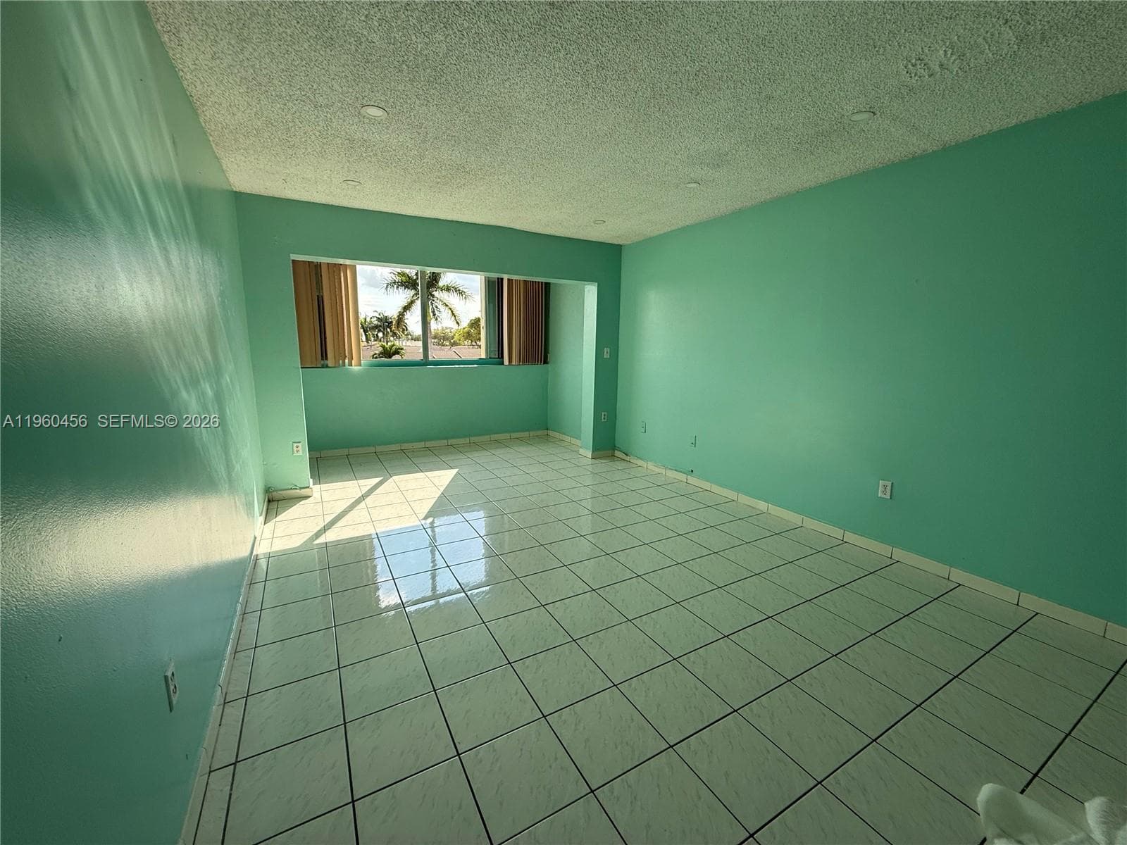 1555 W 44th Pl # 305, Hialeah FL 33012 — 5