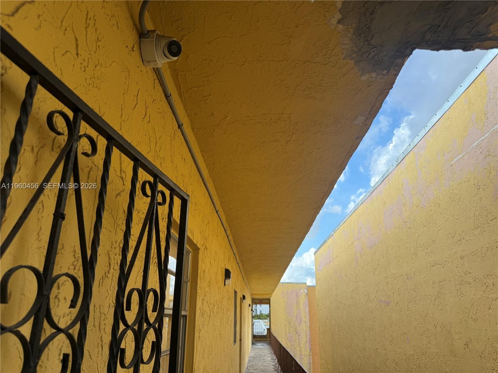 1555 W 44th Pl # 305, Hialeah FL 33012 — 19