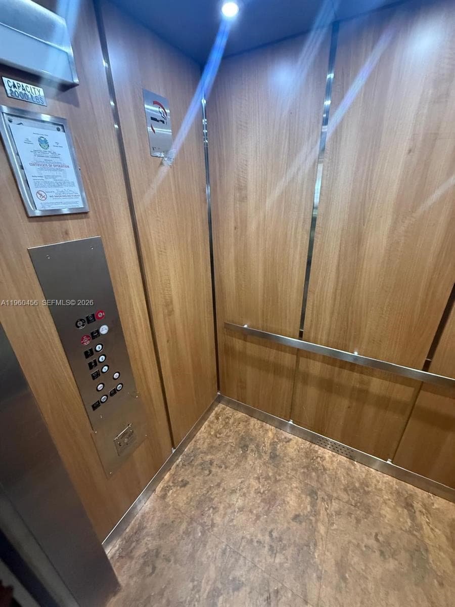 1555 W 44th Pl # 305, Hialeah FL 33012 — 17