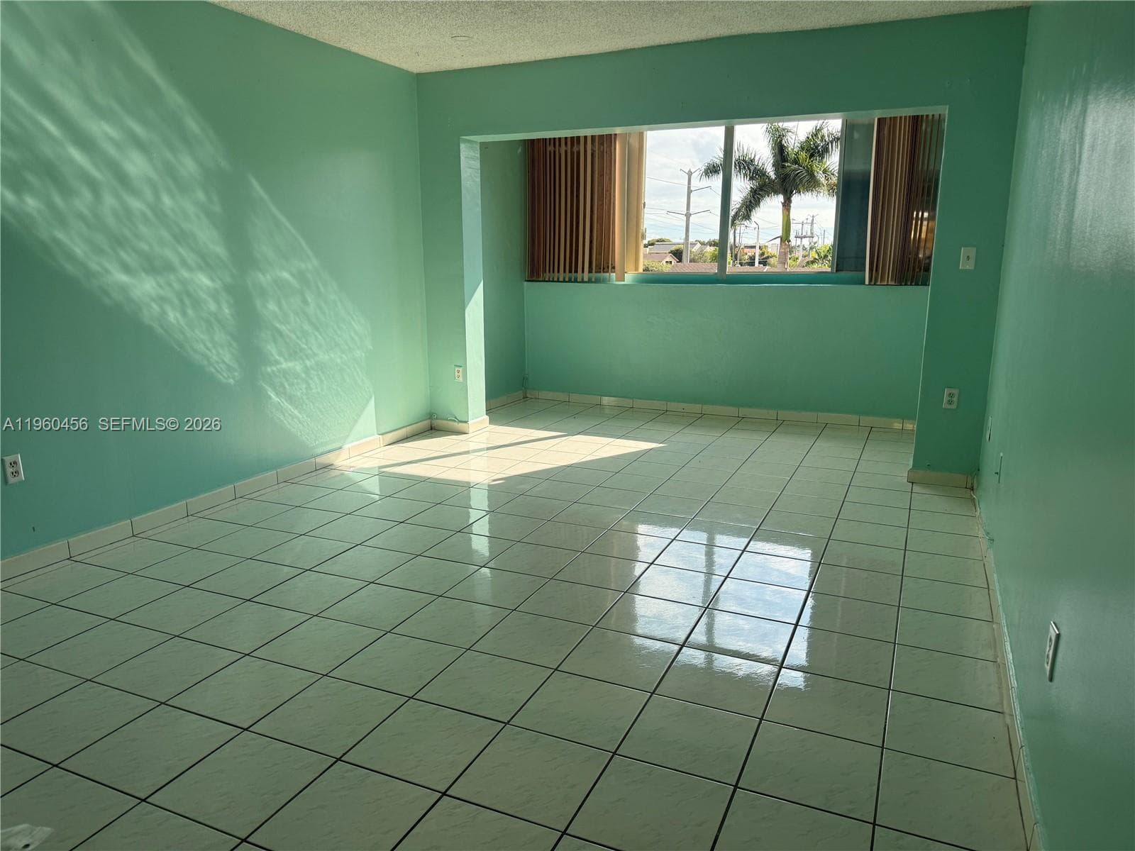 1555 W 44th Pl # 305, Hialeah FL 33012 — 4