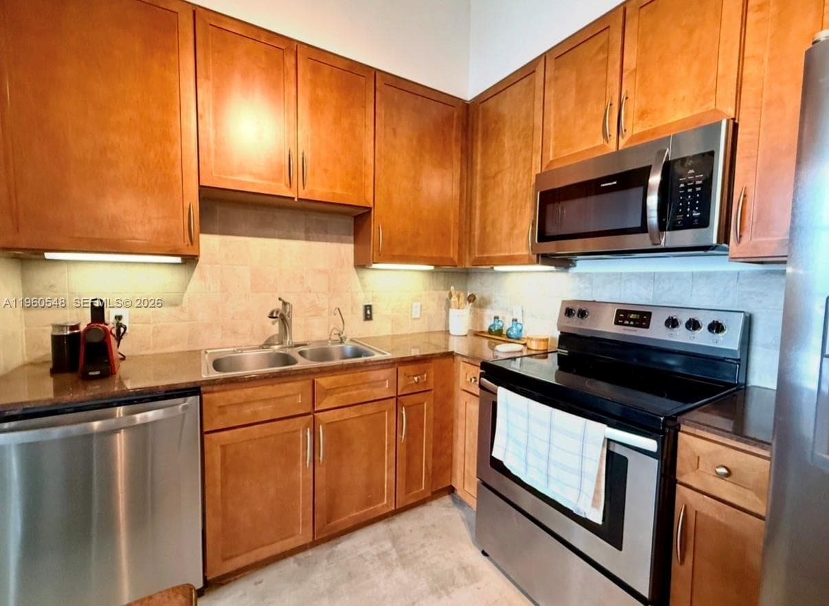 2001 Biscayne Blvd # 3608, Miami FL 33137 — 6