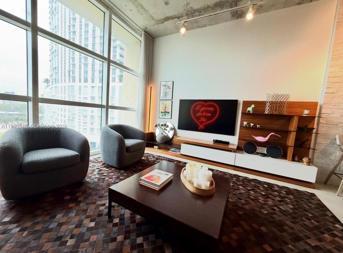 2001 Biscayne Blvd # 3608, Miami FL 33137 — 12