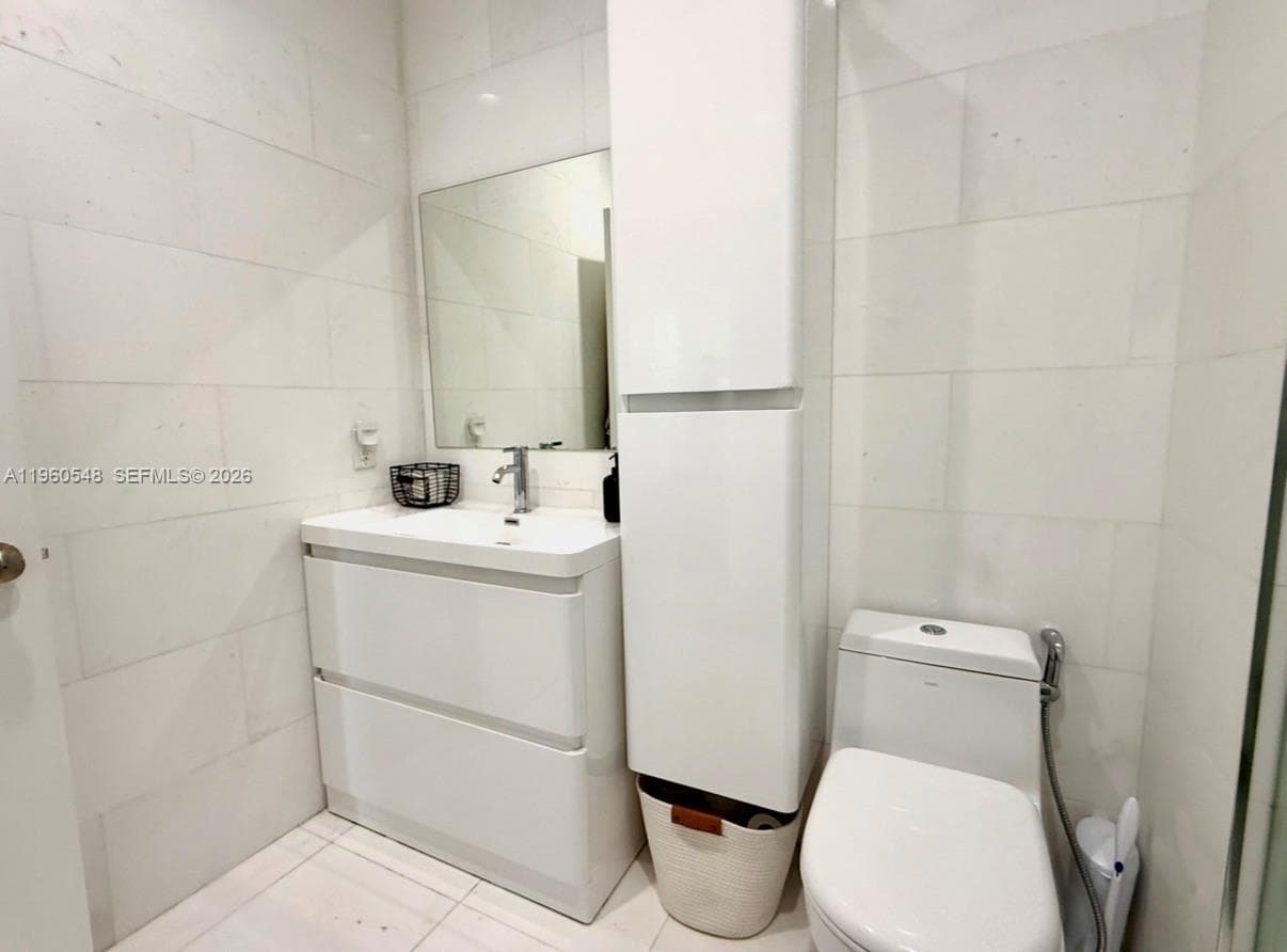 2001 Biscayne Blvd # 3608, Miami FL 33137 — 25
