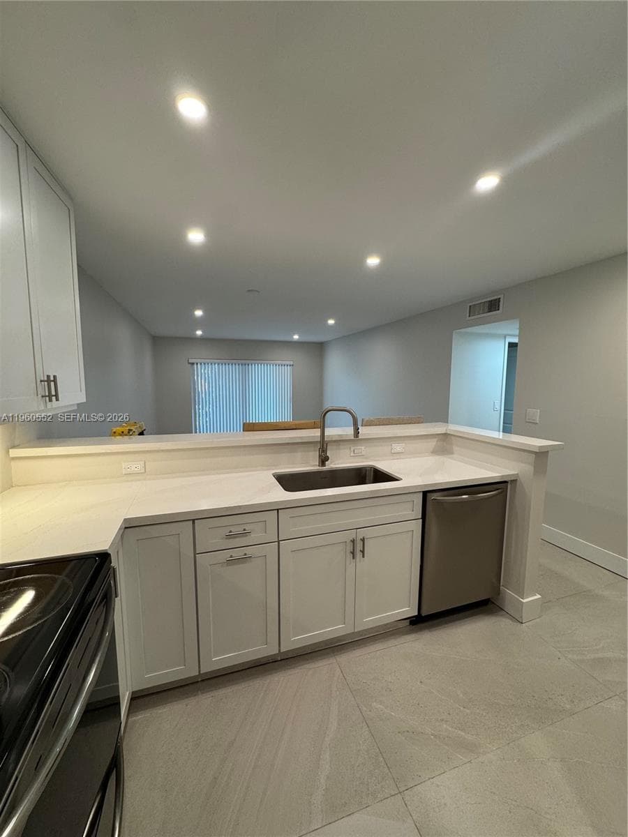 7810 Camino Real # 104, Miami FL 33143 — 3