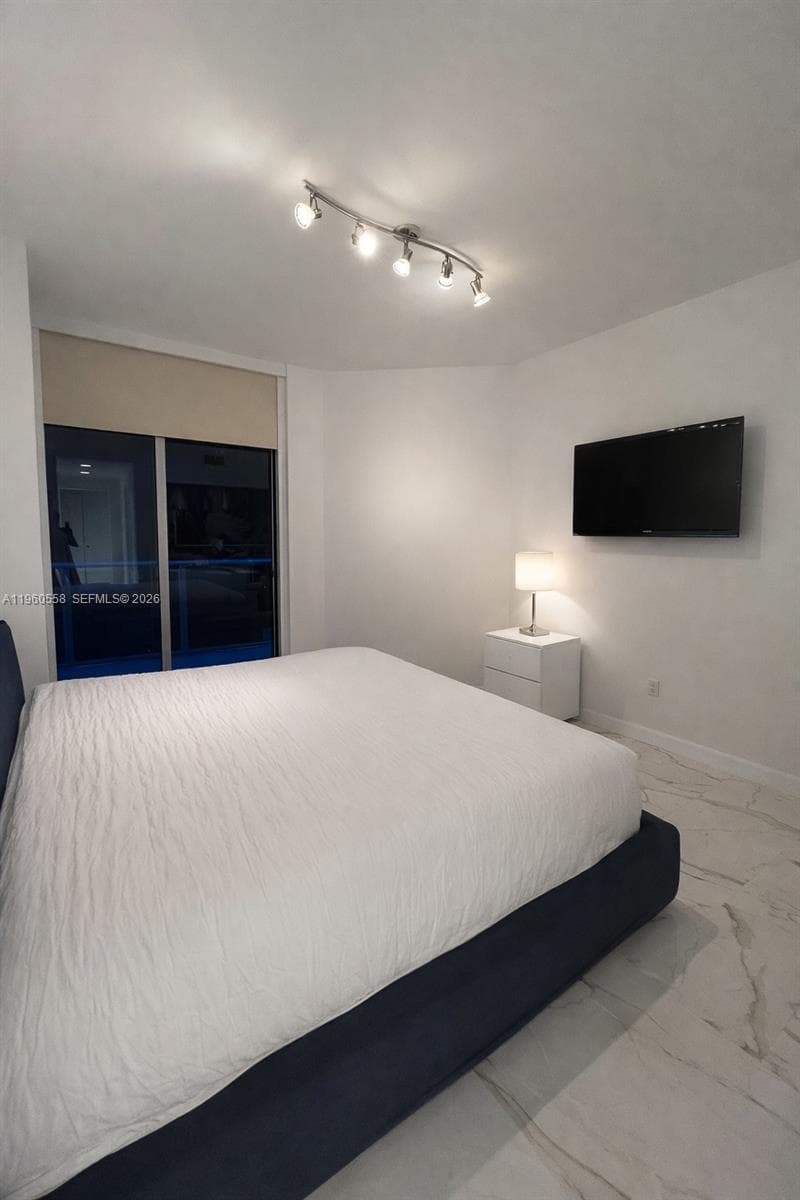 17301 Biscayne Blvd # 206, North Miami Beach FL 33160 — 9