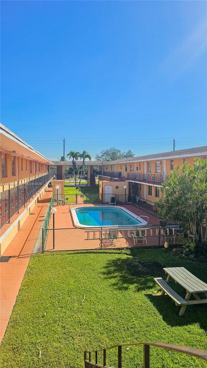 3800 SW 102nd Ave # 221, Miami FL 33165 — 6