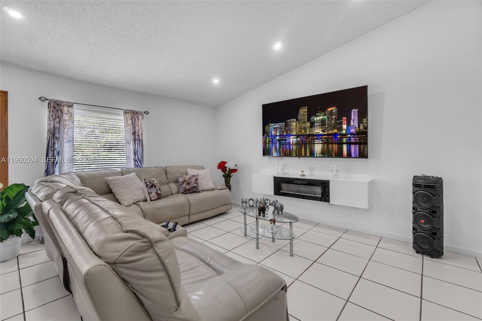 2590 SE 7th Pl, Homestead FL 33033 — 11