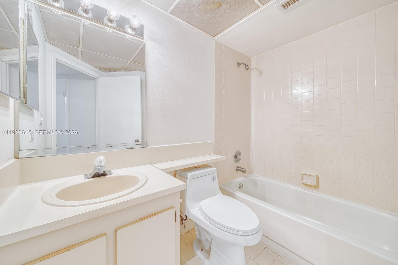 8290 Lake Dr # 236, Doral FL 33166 — 23