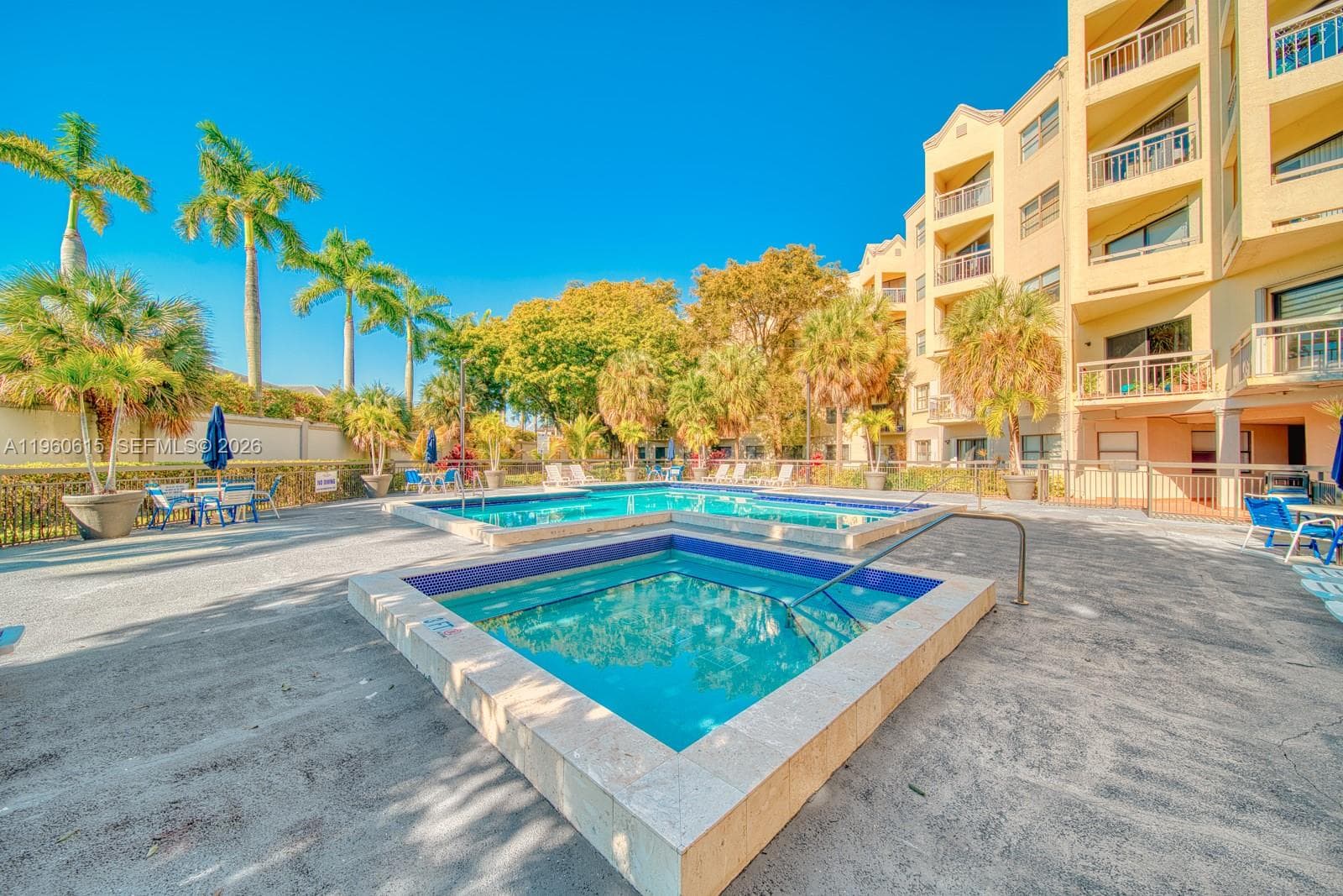 8290 Lake Dr # 236, Doral FL 33166 — 2