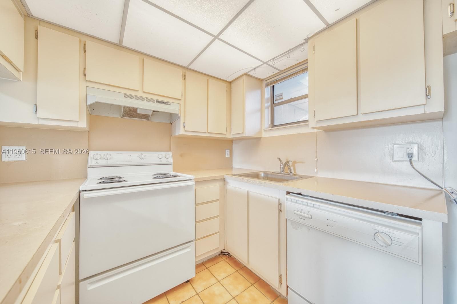 8290 Lake Dr # 236, Doral FL 33166 — 21