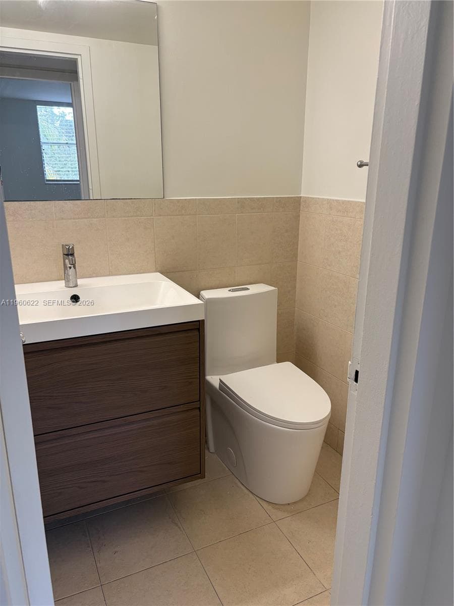 1805 Sans Souci Blvd # 313, North Miami FL 33181 — 5