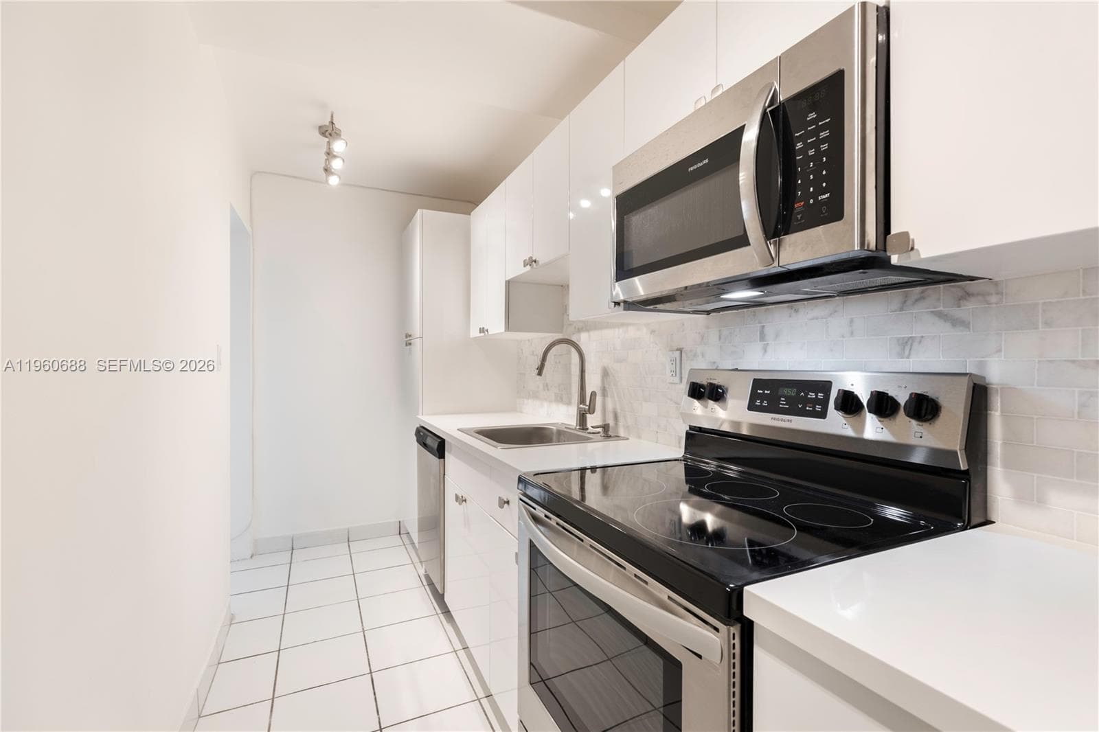 100 Lincoln Rd # 307, Miami Beach FL 33139 — 6