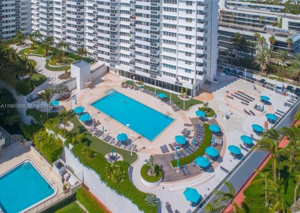 100 Lincoln Rd # 307, Miami Beach FL 33139 — 17