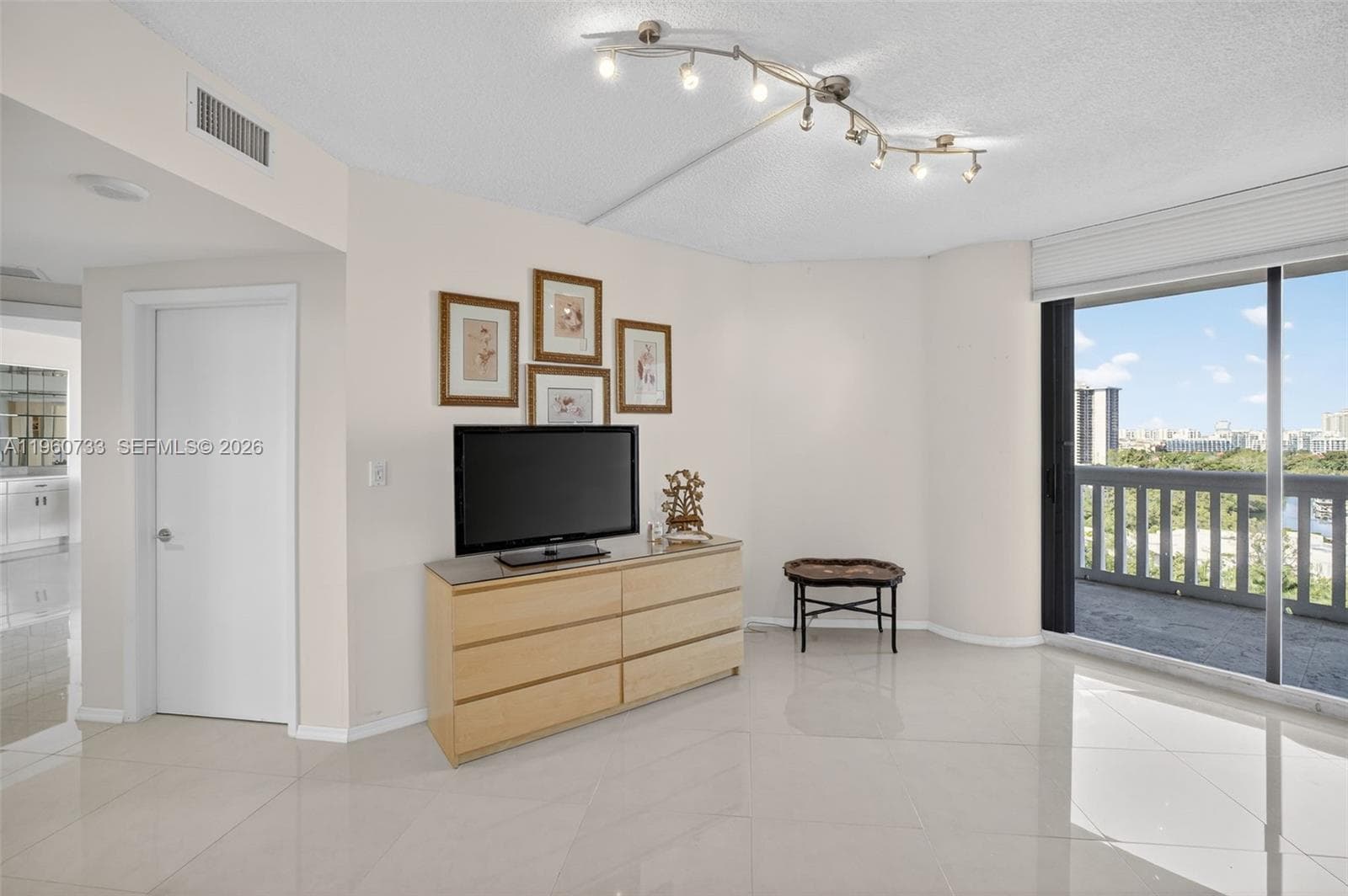 2000 ISLAND Blvd # 1109, Aventura FL 33160 — 56