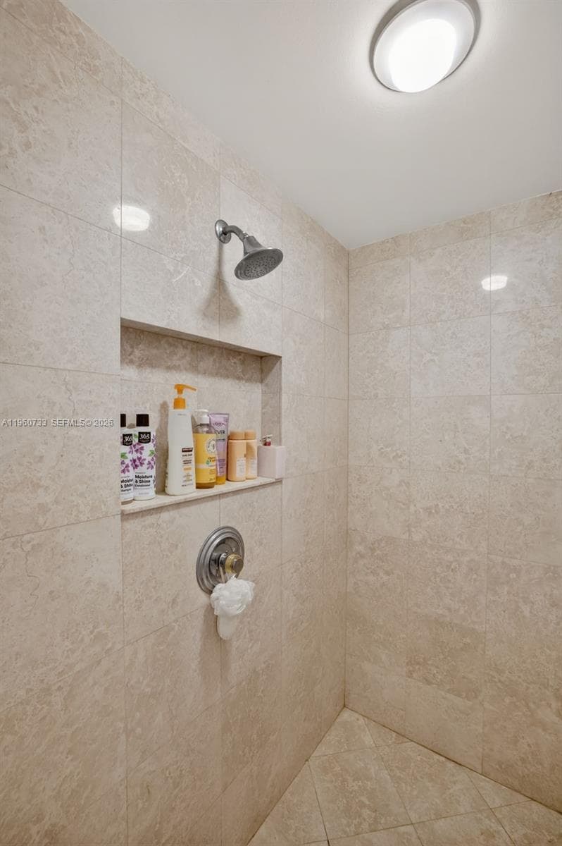 2000 ISLAND Blvd # 1109, Aventura FL 33160 — 22