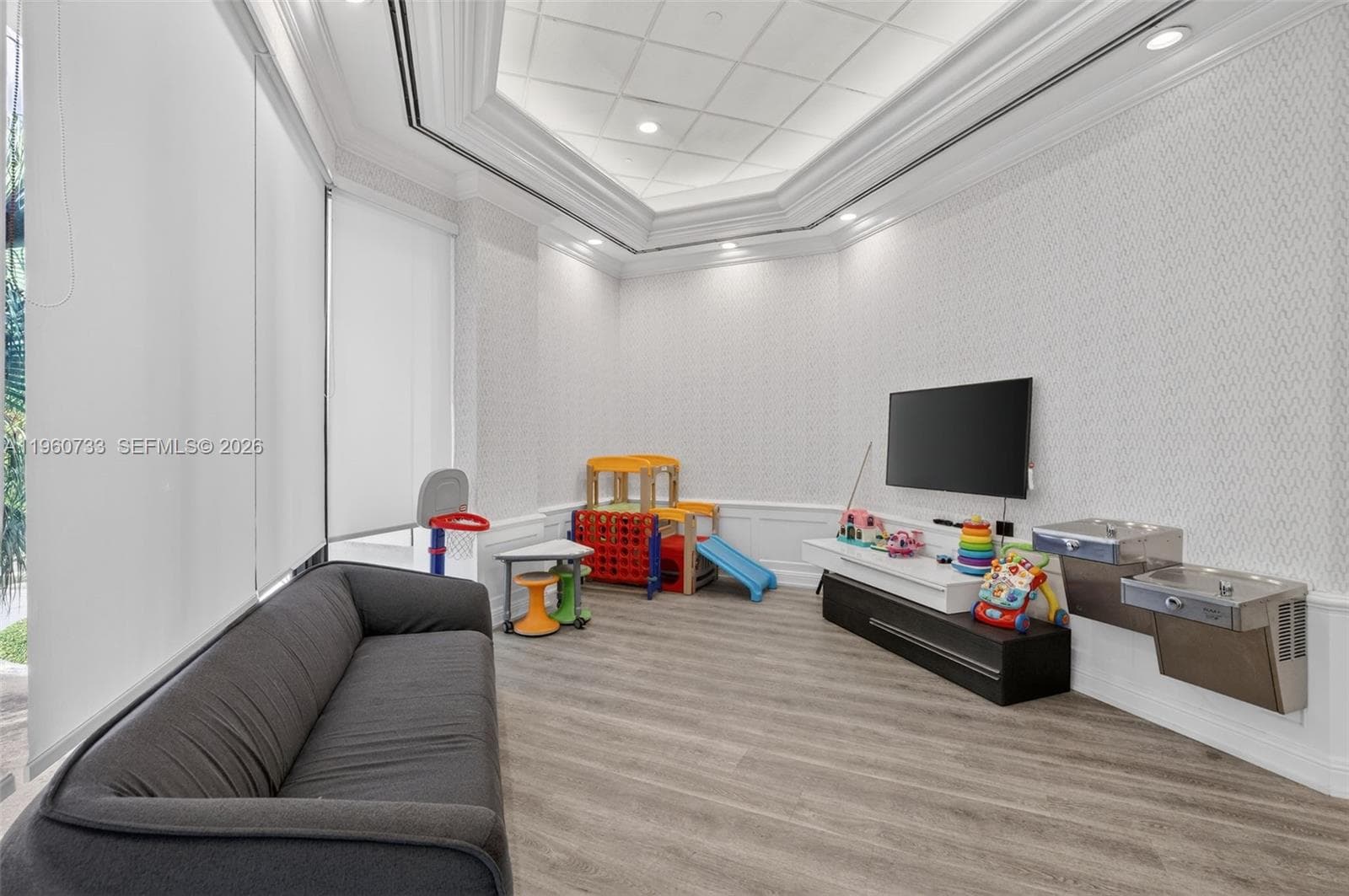2000 ISLAND Blvd # 1109, Aventura FL 33160 — 65