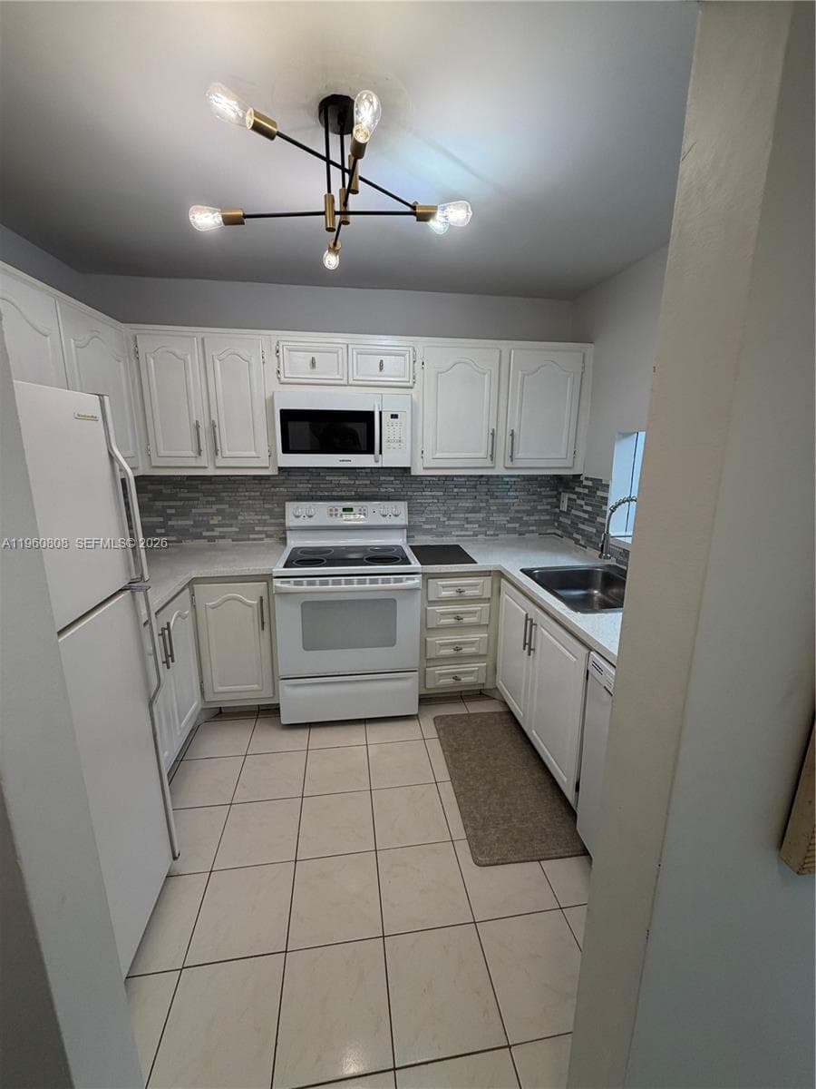 13685 NE 10th Ave # 210, North Miami FL 33161 — 10