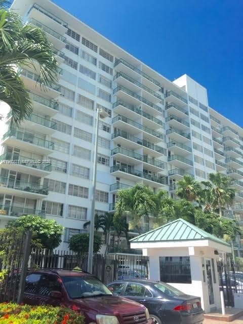1408 Brickell Bay Dr # 1217, Miami FL 33131 — 19