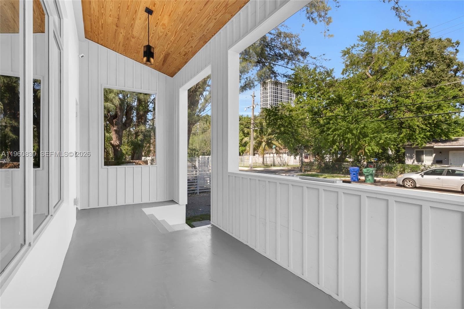 3204 Plaza St, Miami FL 33133 — 9