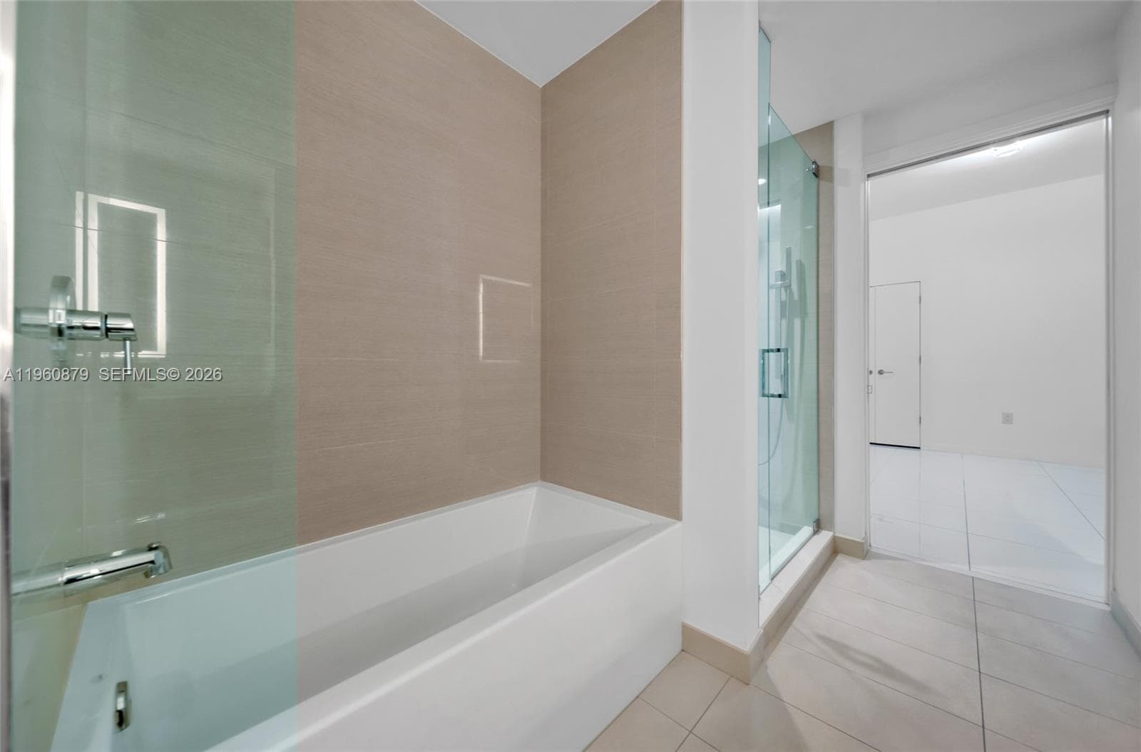 851 NE 1st Ave # 204, Miami FL 33132 — 22