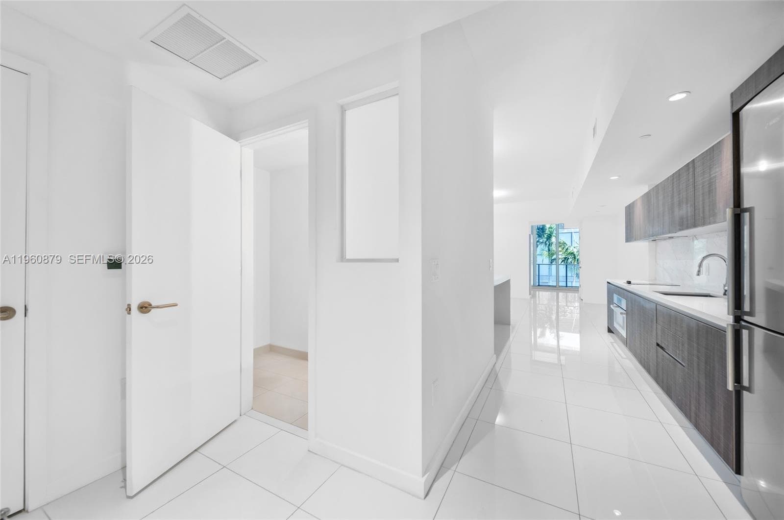 851 NE 1st Ave # 204, Miami FL 33132 — 24