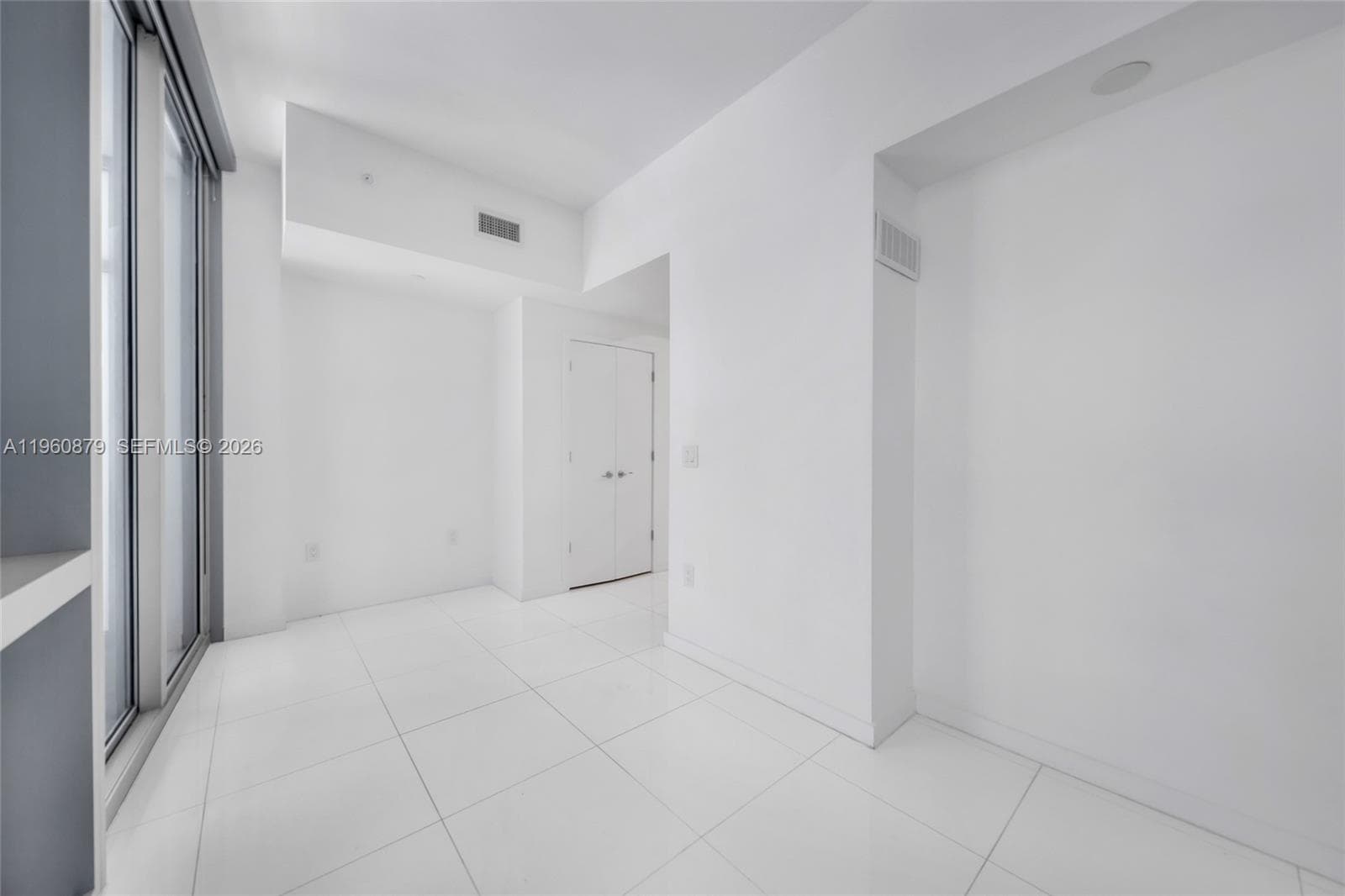 851 NE 1st Ave # 204, Miami FL 33132 — 11