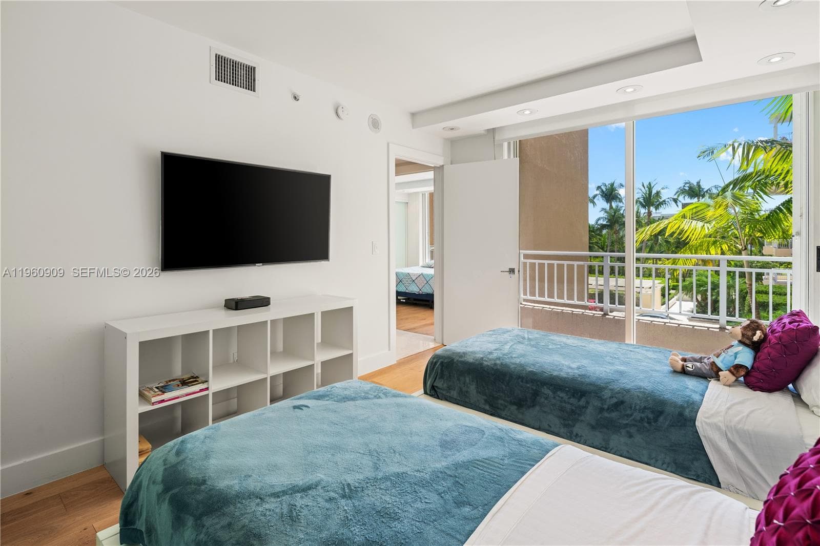765 Crandon Blvd # 306, Key Biscayne FL 33149 — 17