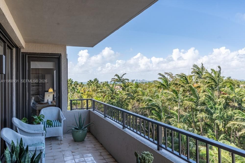151 Crandon Blvd # 626, Key Biscayne FL 33149 — 25