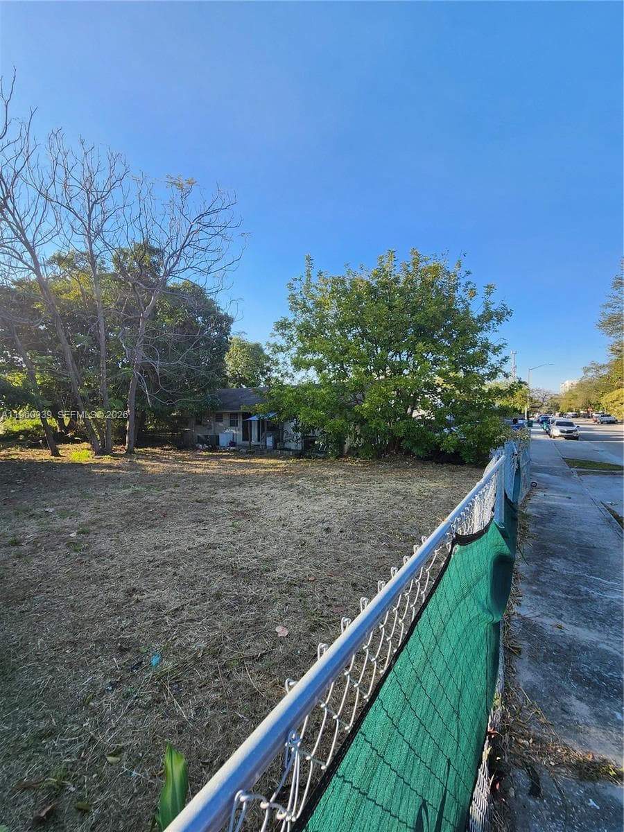 6742 NW 4th Ave, Miami FL 33150 — 2