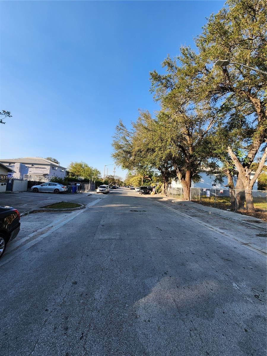 6742 NW 4th Ave, Miami FL 33150 — 7