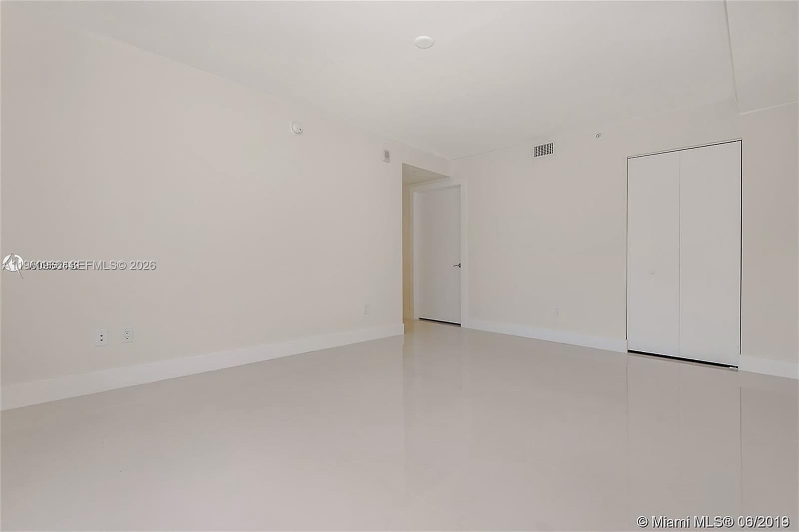 2960 NE 207th St # 102, Aventura FL 33180 — 23