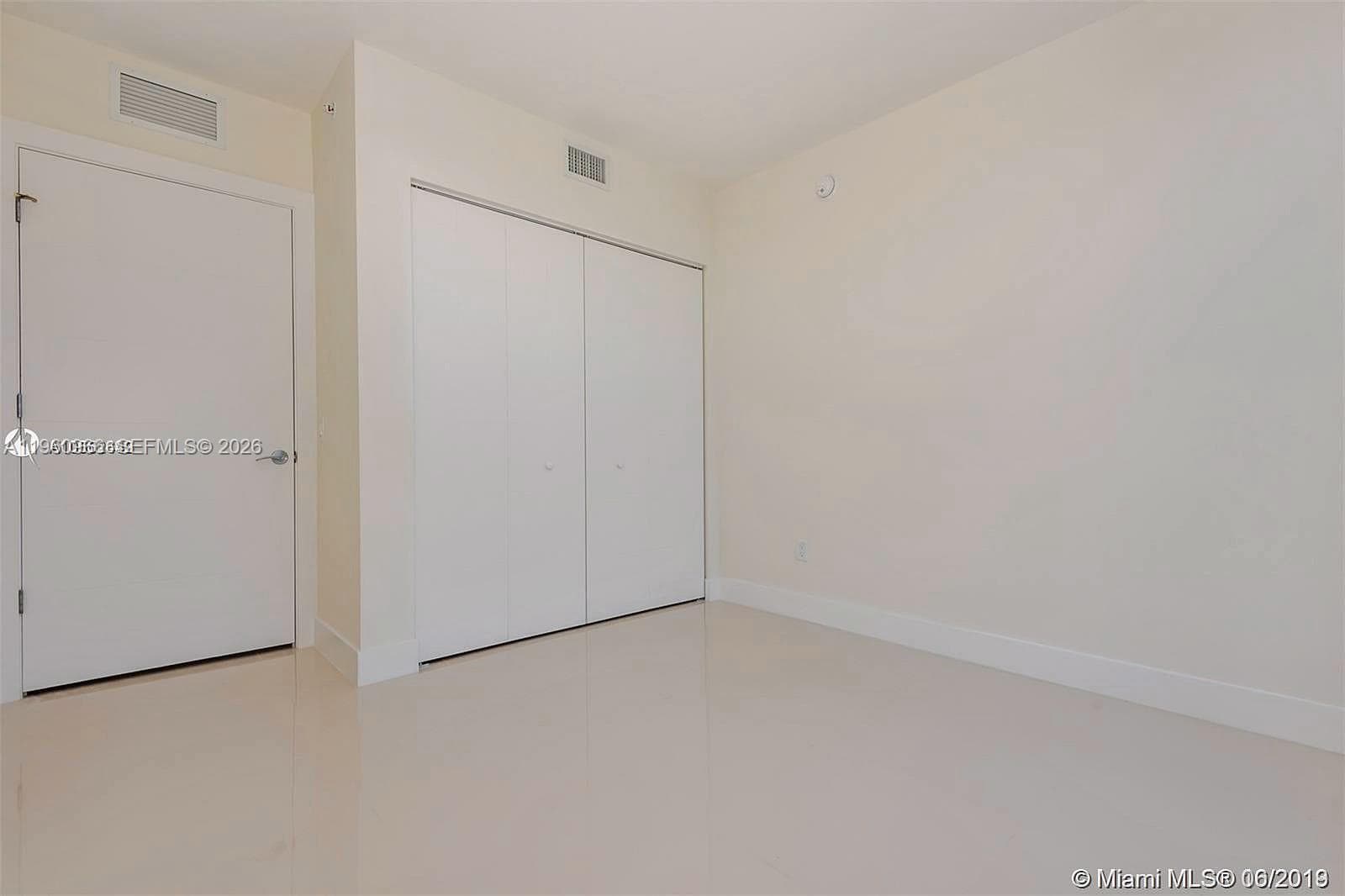 2960 NE 207th St # 102, Aventura FL 33180 — 27