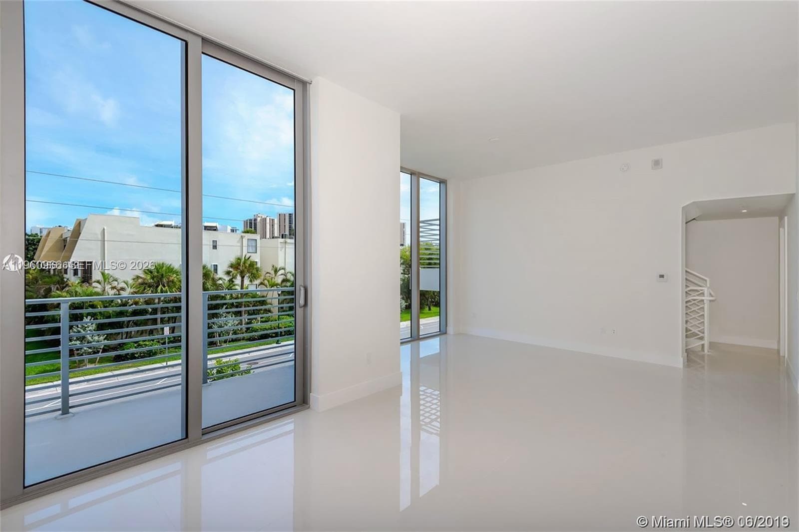 2960 NE 207th St # 102, Aventura FL 33180 — 6